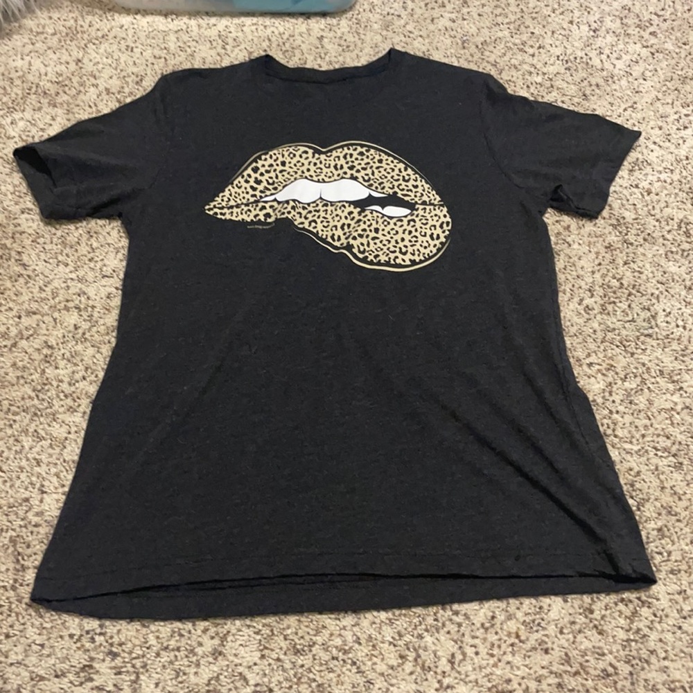 grey cheetah print shirt